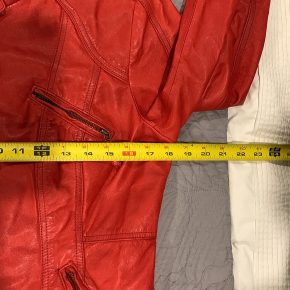 Danier, red genuine leather jacket, size 12 - Picture 8 of 9